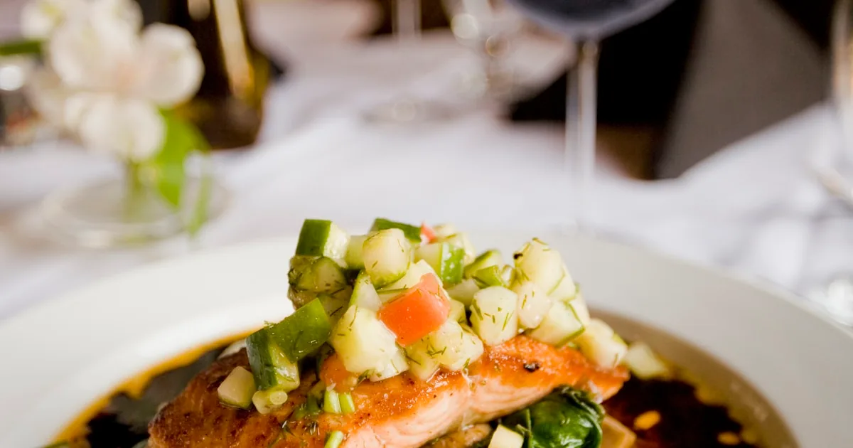 Fish Nutrition: Protein, Calories, Health Benefits, Salmon vs Tuna & Best High-Protein Fish