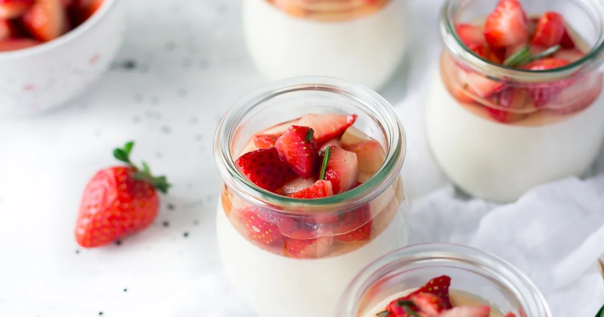 High-Protein Dairy Foods: Greek Yogurt, Cottage Cheese, Milk & Cheese Nutrition Guide