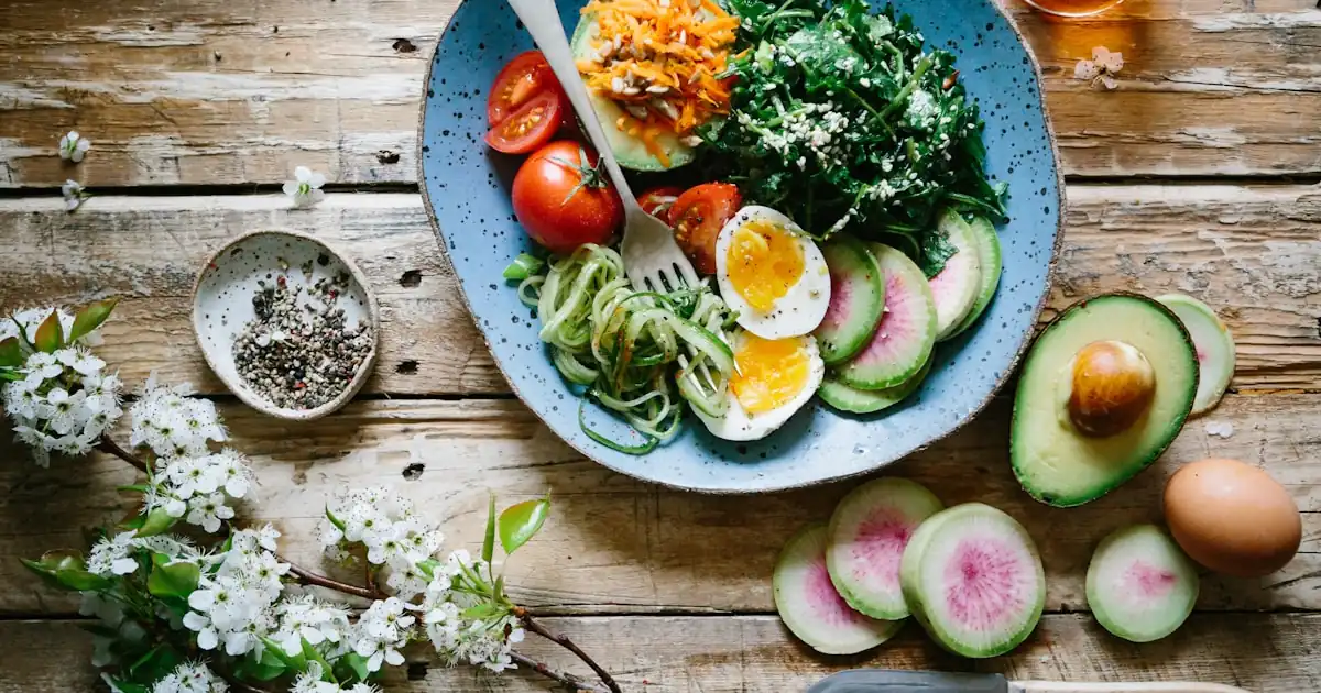 Vitamins in Food: Best Sources of Vitamins A, B6, B12, C, D, E, K & Folate